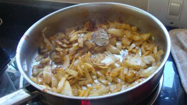 Bobotie, onions and spices Bobotie, onions and spices