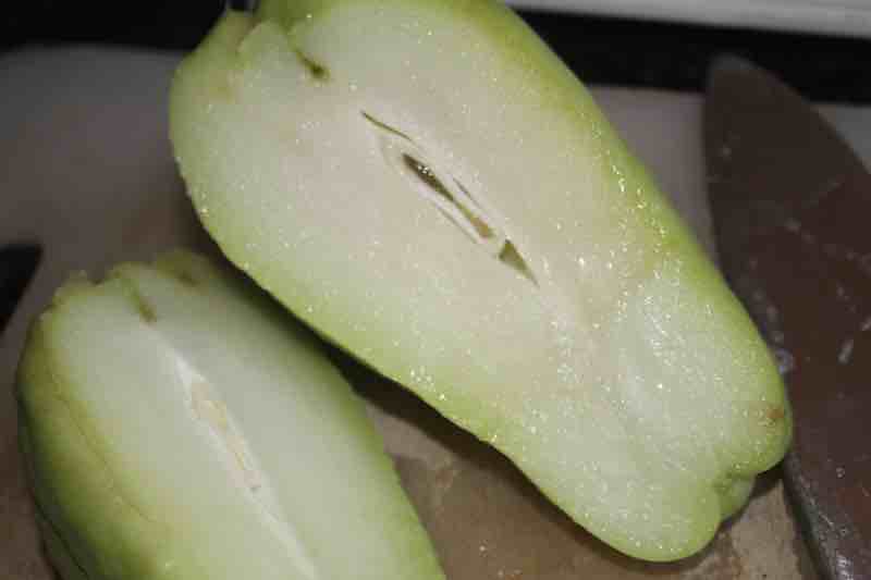 Chaote fruit halves. Chaote fruit halves.