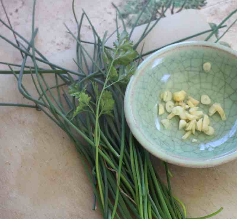 Chives, ginger and garlic.