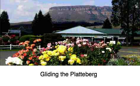 Gliding on the Platberg, overnight in the house of roses. Gliding on the Platberg, overnight in the house of roses.