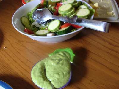 Healthy spinach dip is rich in magnesium. Healthy spinach dip is rich in magnesium.