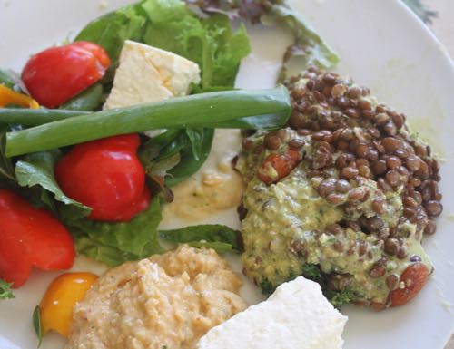 Lentil-with-lemon-and-hummus-salad