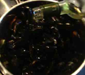 Mussels in white wine sauce