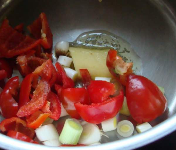 Peppadews and leeks frying. Peppadews and leeks frying.
