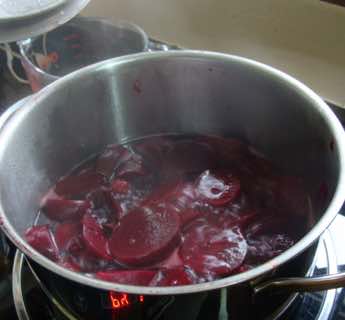 Pickled beets are so easy. Pickled beets are so easy.