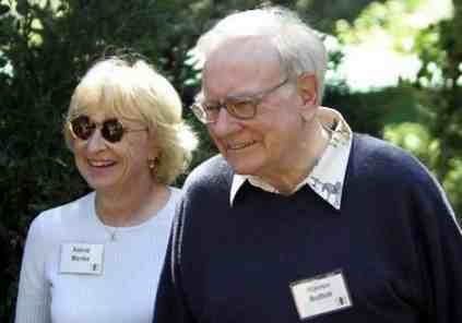 Warren Buffett and his wife talk about frugal living. Warren Buffett and his wife talk about frugal living.
